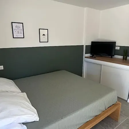 Studio Rez-de-villa, Proche Centre Αζάτσιο
