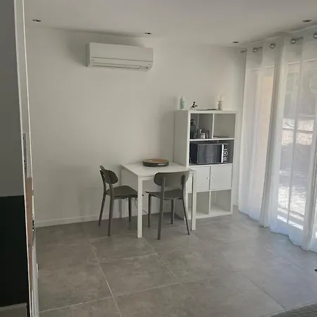 Apartment Studio Rez-de-villa, Proche Centre Ajaccio (Corsica)